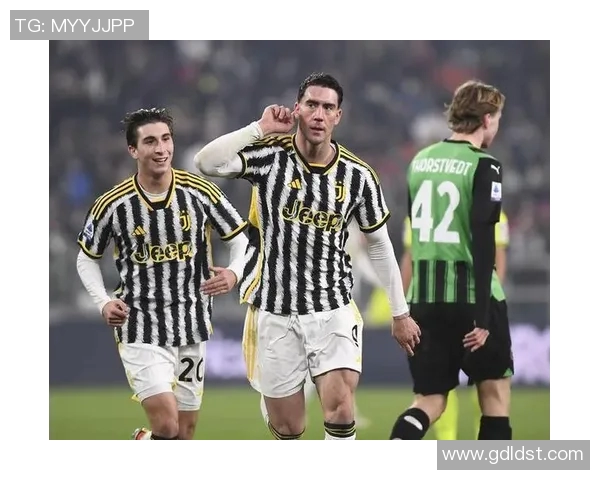 穿着Jeep的足球明星展现激情与风采的完美结合