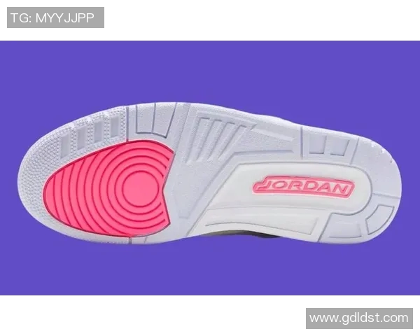 篮球拖鞋明星引领时尚潮流舒适与运动完美结合的全新体验